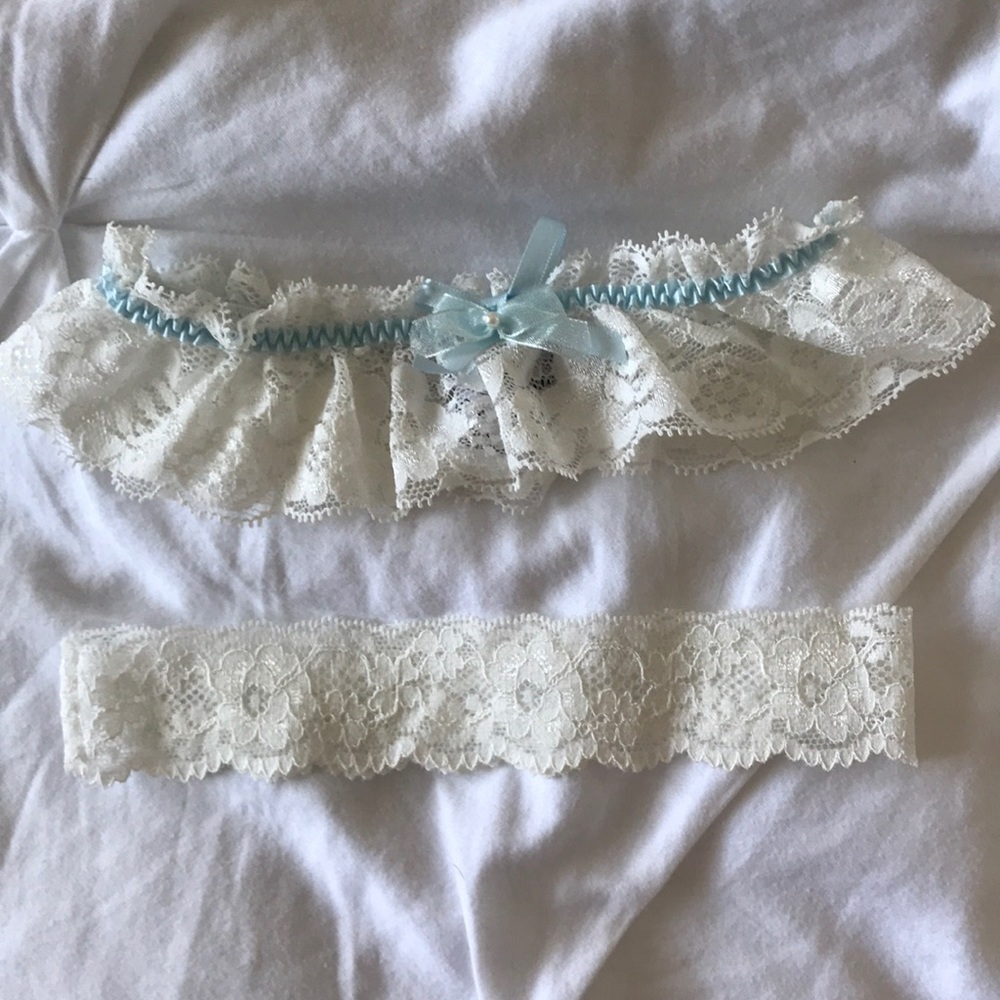 Garter Set